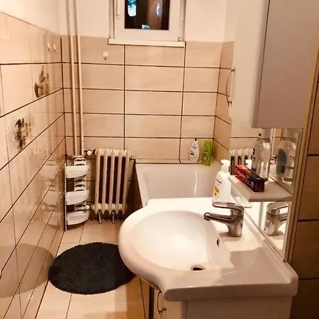Apartment Apt Near Spitalul Judetean, Need Lr14 *