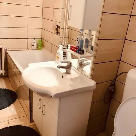 Apt Near Spitalul Judetean, Need Lr14