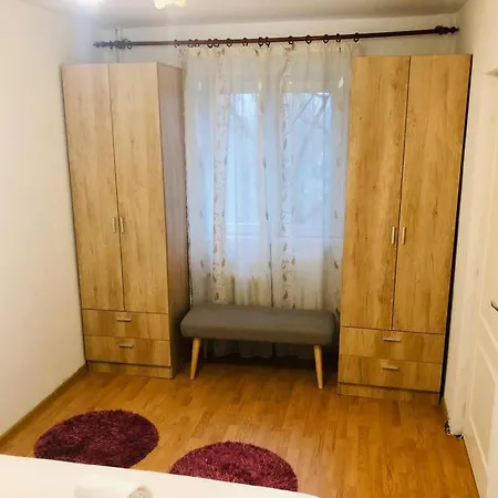 Apartment Apt Near Spitalul Judetean, Need Lr14 *